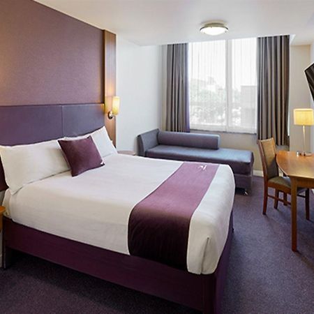 Premier Inn Cambridge Girton  Buitenkant foto