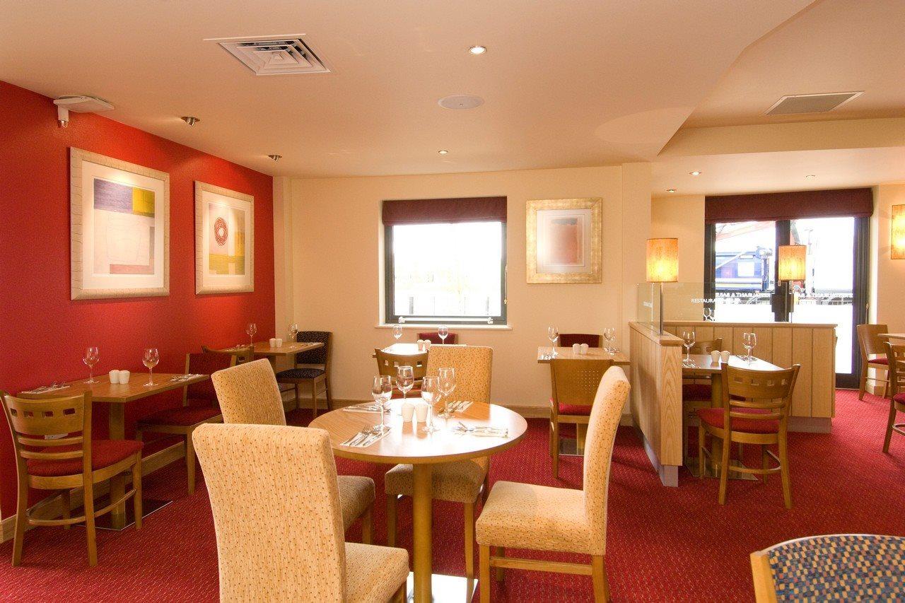 Premier Inn Cambridge Girton  Buitenkant foto