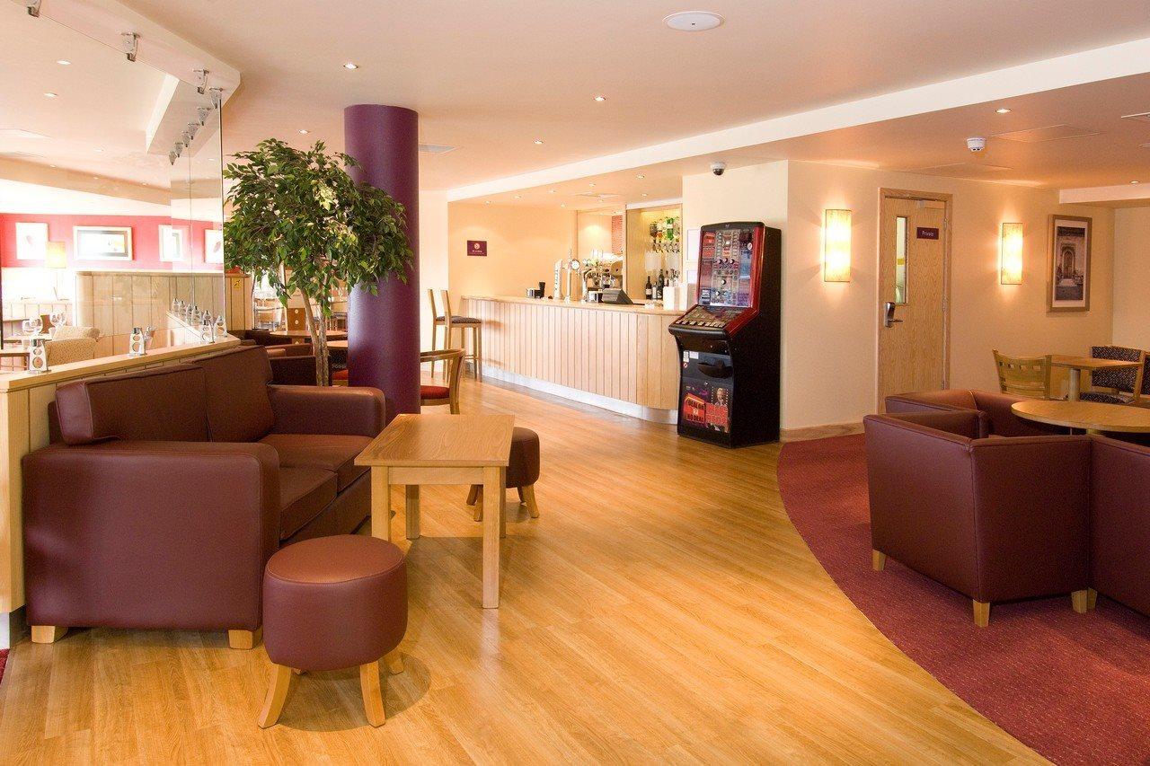 Premier Inn Cambridge Girton  Buitenkant foto