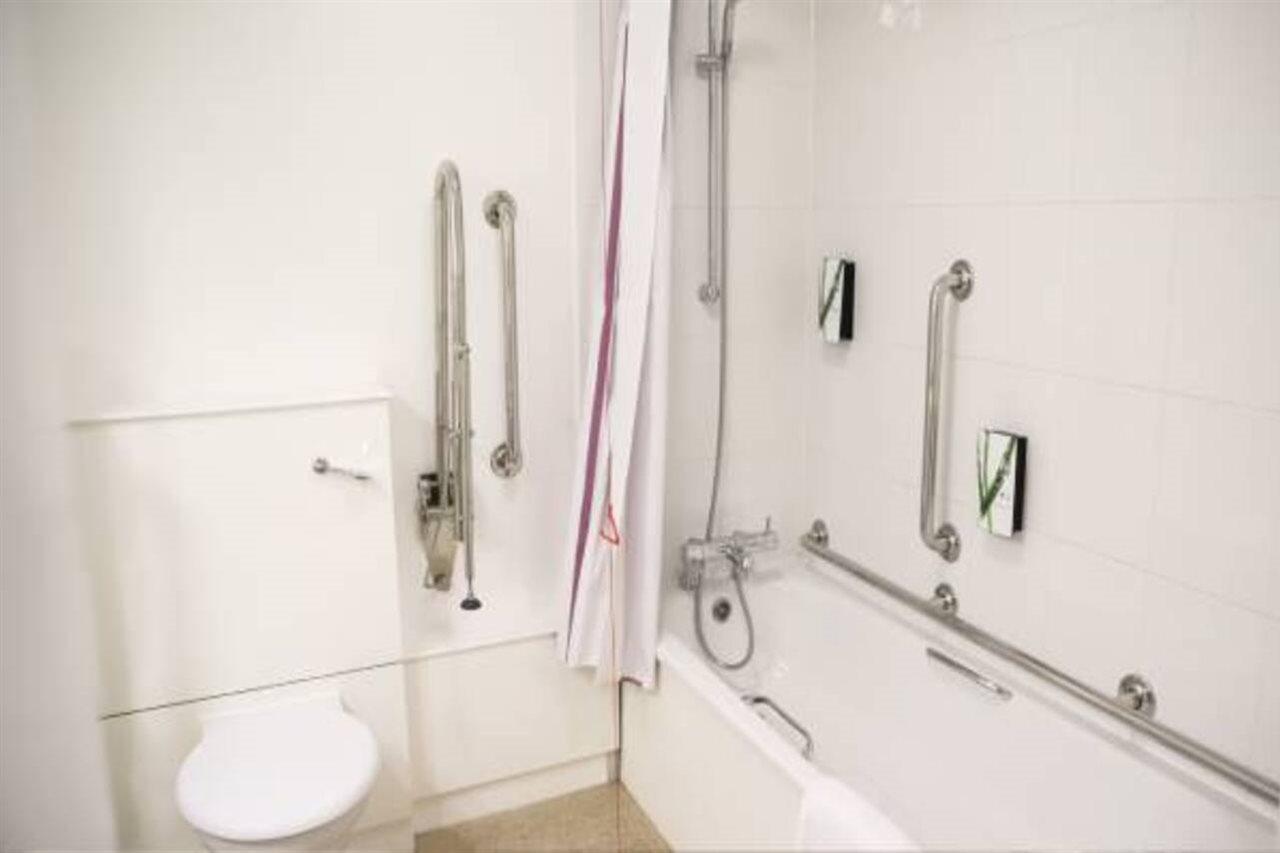 Premier Inn Cambridge Girton  Buitenkant foto