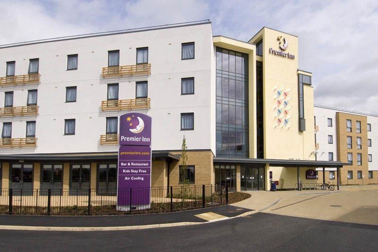 Premier Inn Cambridge Girton  Buitenkant foto