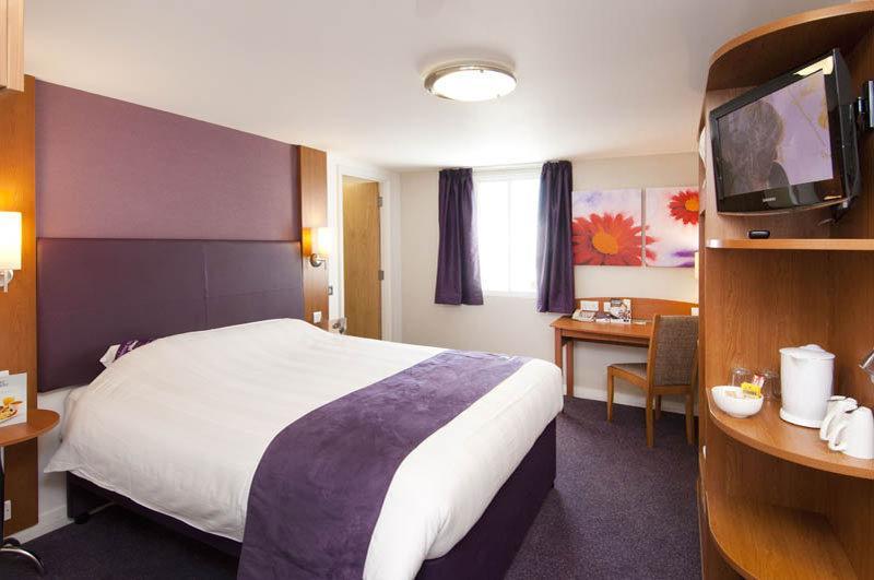Premier Inn Cambridge Girton  Buitenkant foto