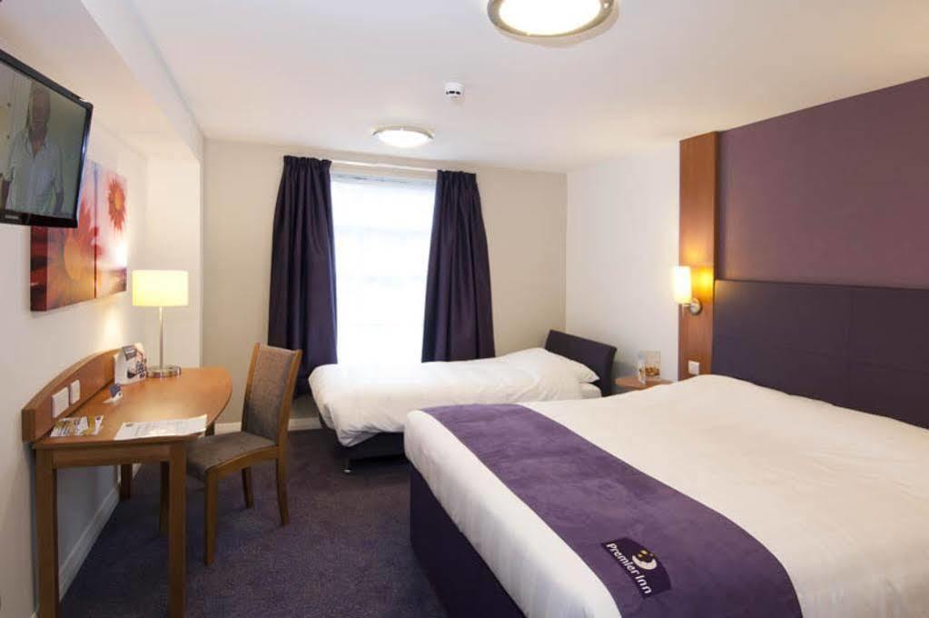 Premier Inn Cambridge Girton  Buitenkant foto