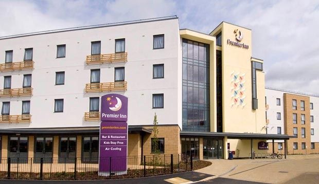 Premier Inn Cambridge Girton  Buitenkant foto